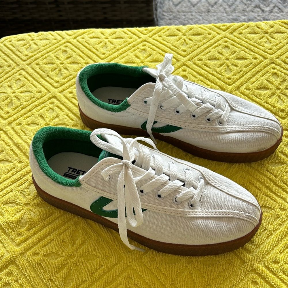 Tretorn NYLITE Canvas Sneakers size 6.5